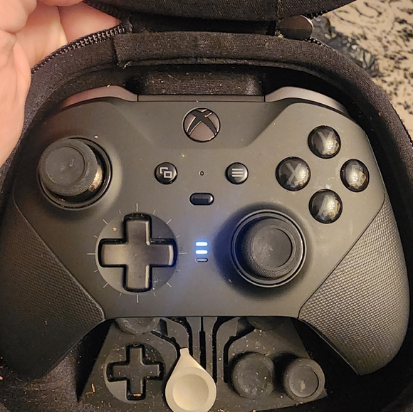 Xbox Gaming Controller - Picture 5 of 6